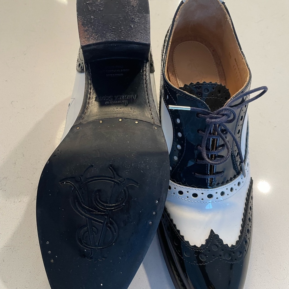 Chic Black and White Women's Brogue Loafers - Picture 6 of 9
